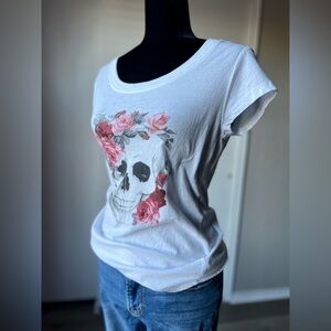 Freeze White Tee with Floral Skull Design